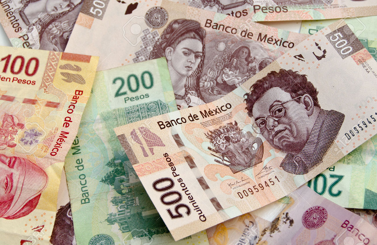 34417795-pesos-mexicanos-billetes-billetes-de-banco-fondo-de-dinero-foto-de-archivo